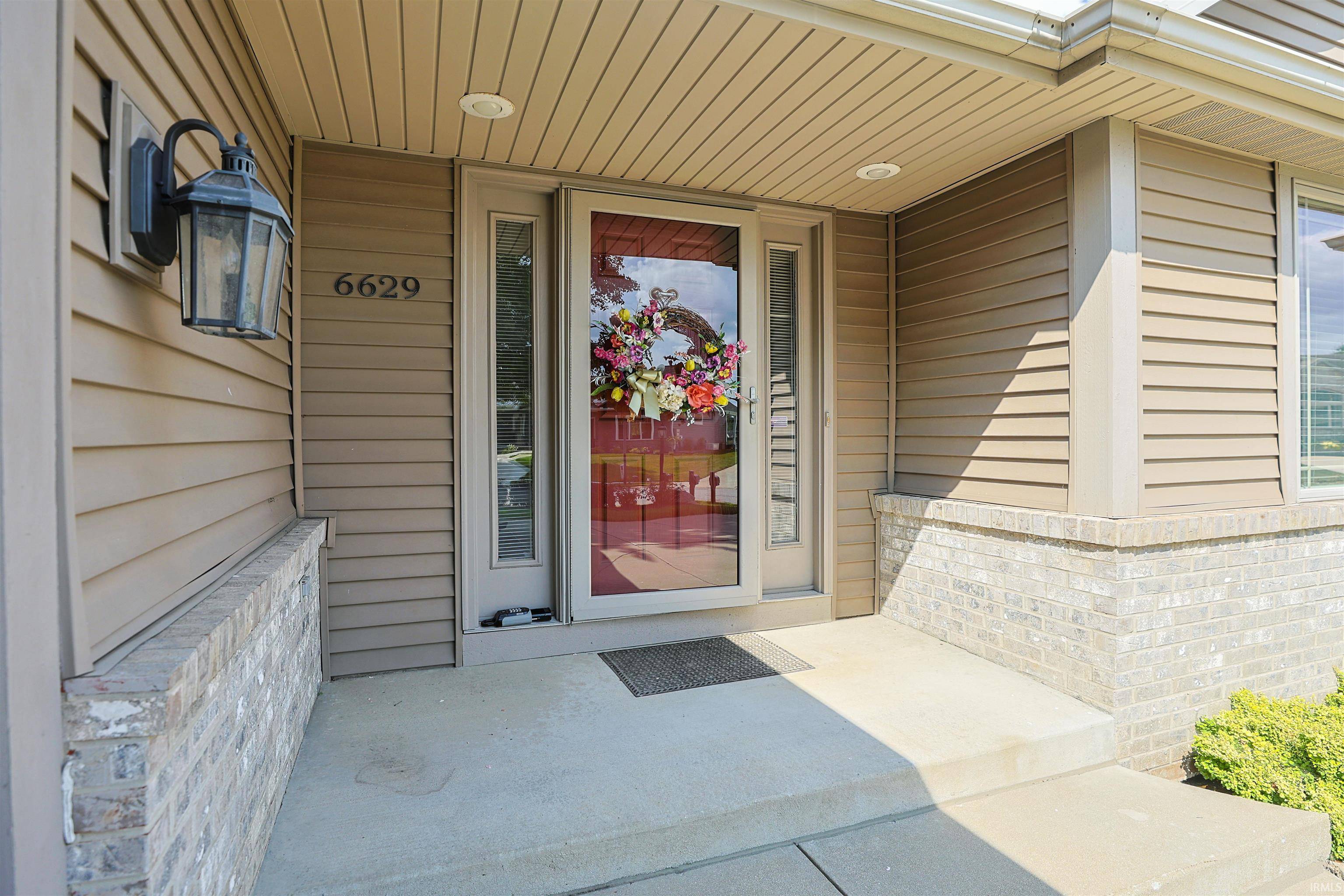 6629 Leeway DR, South Bend, IN 46628-9594