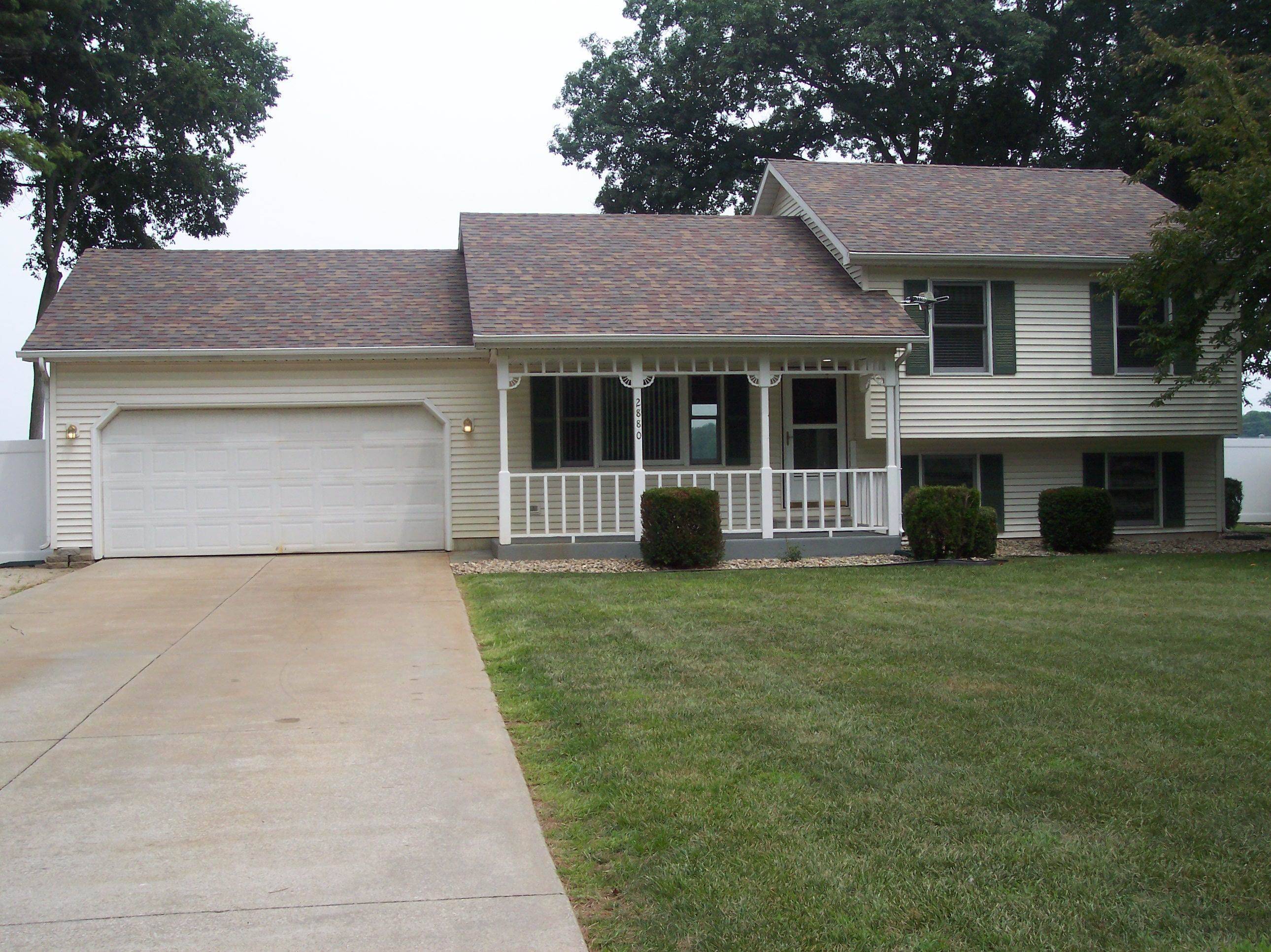 2880 E Evergreen DR, Warsaw, IN 46582