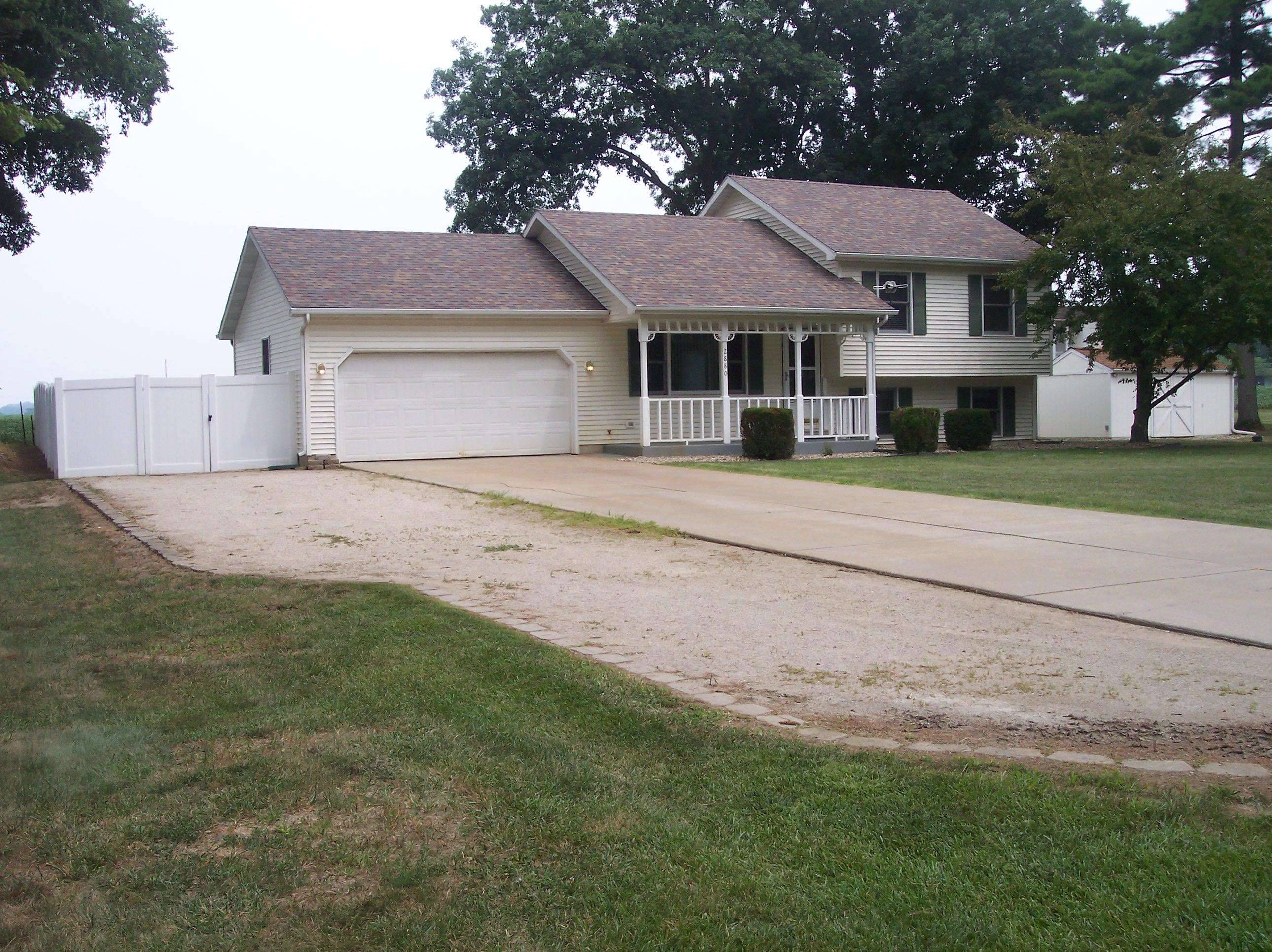 2880 E Evergreen DR, Warsaw, IN 46582