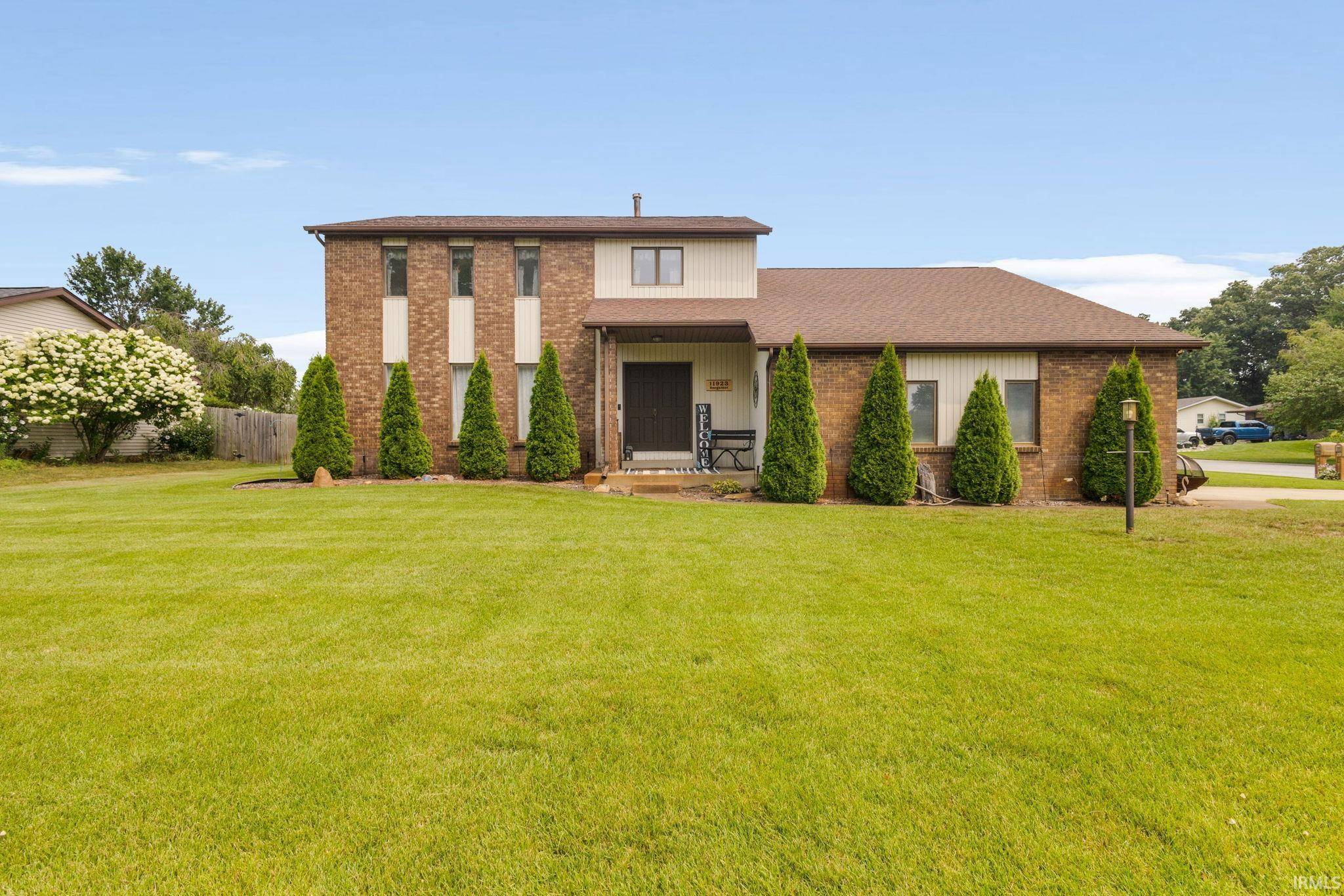 11923 Bergamot DR, Granger, IN 46530