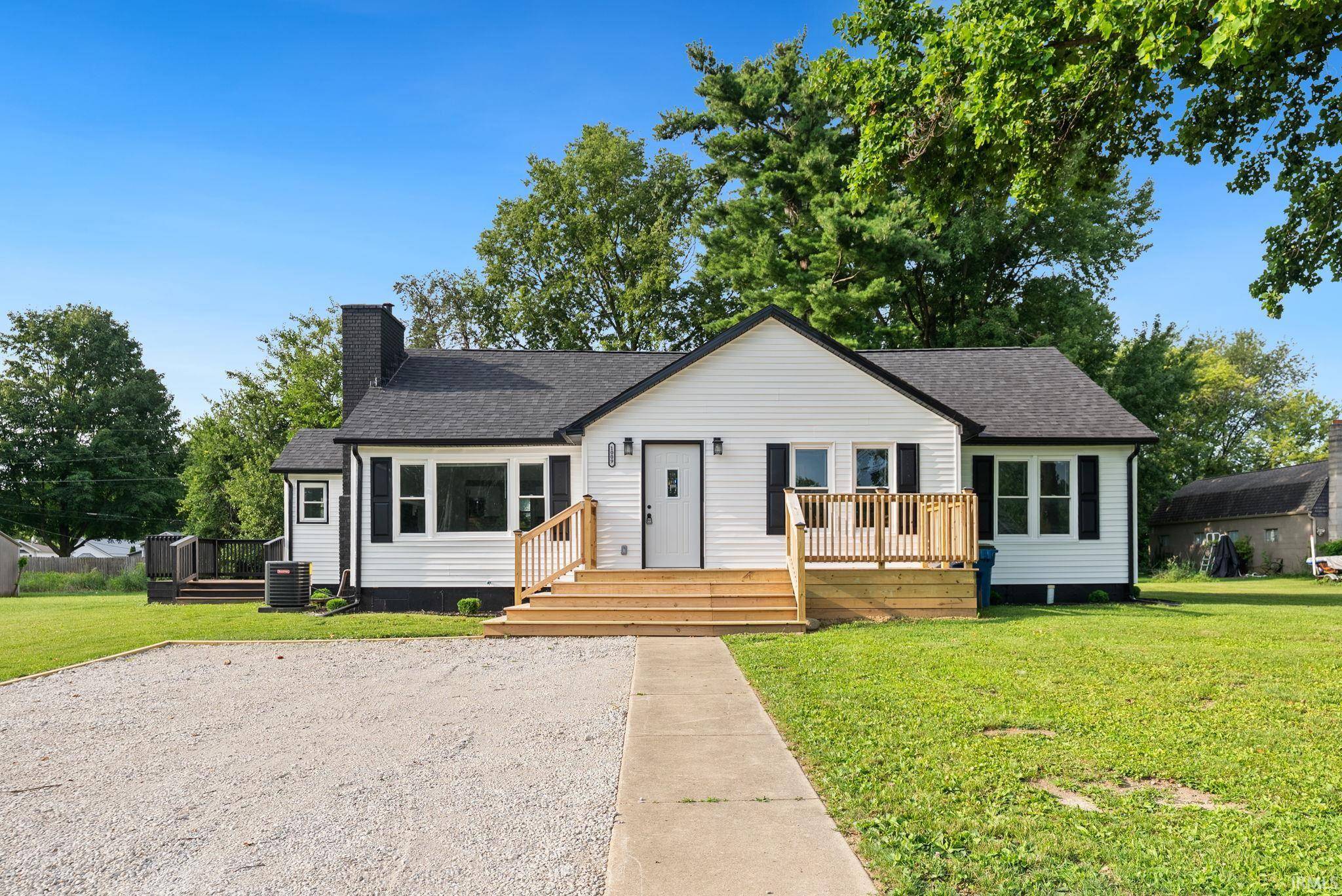 1009 W Monroe ST, Plymouth, IN 46563