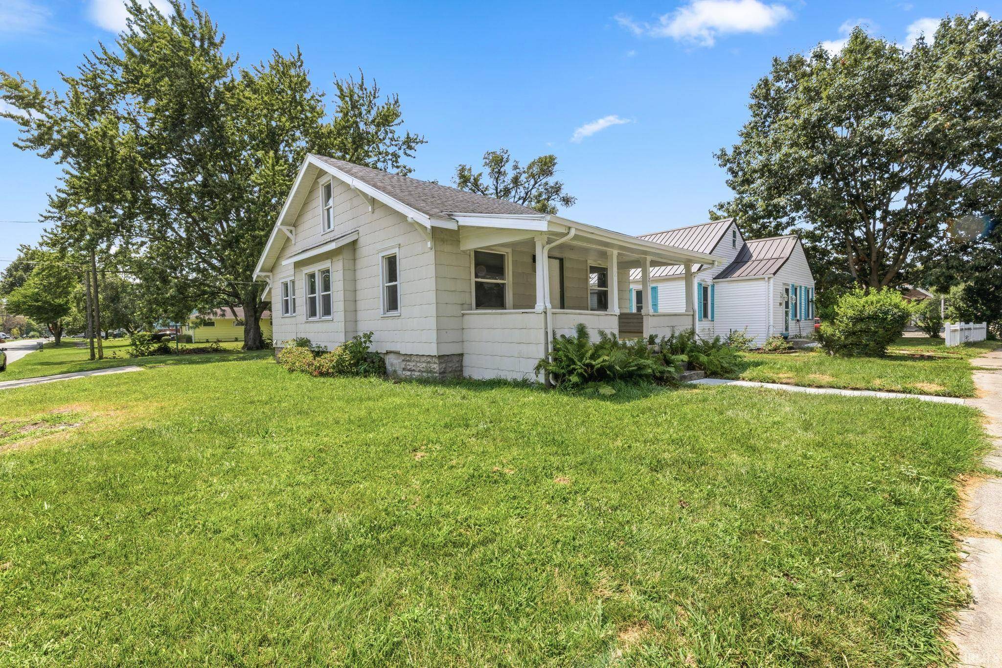 121 E Lusher AVE, Elkhart, IN 46517