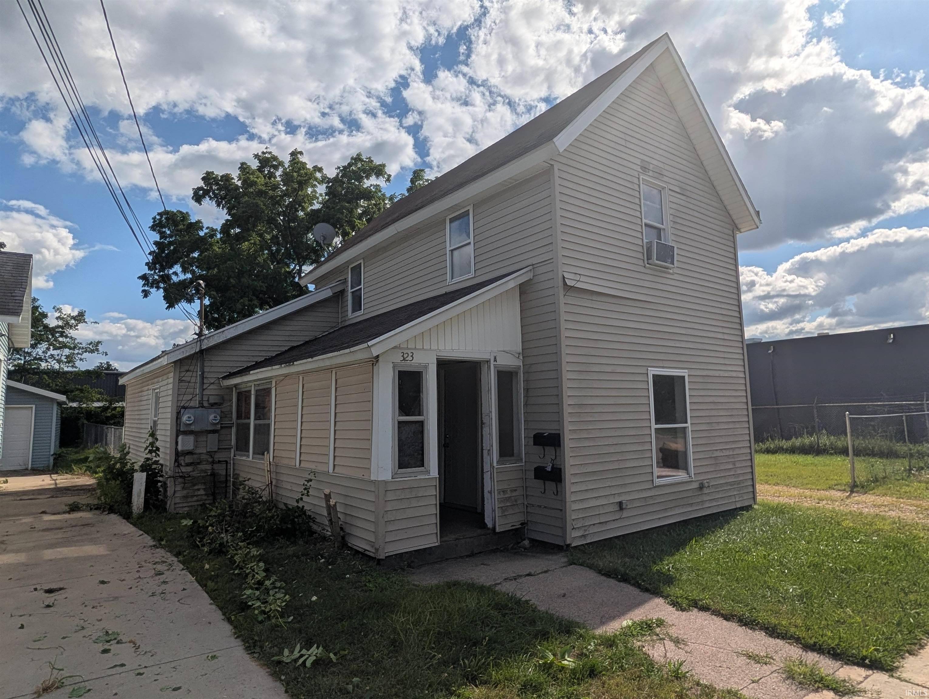323 E Simonton ST, Elkhart, IN 46514-3220