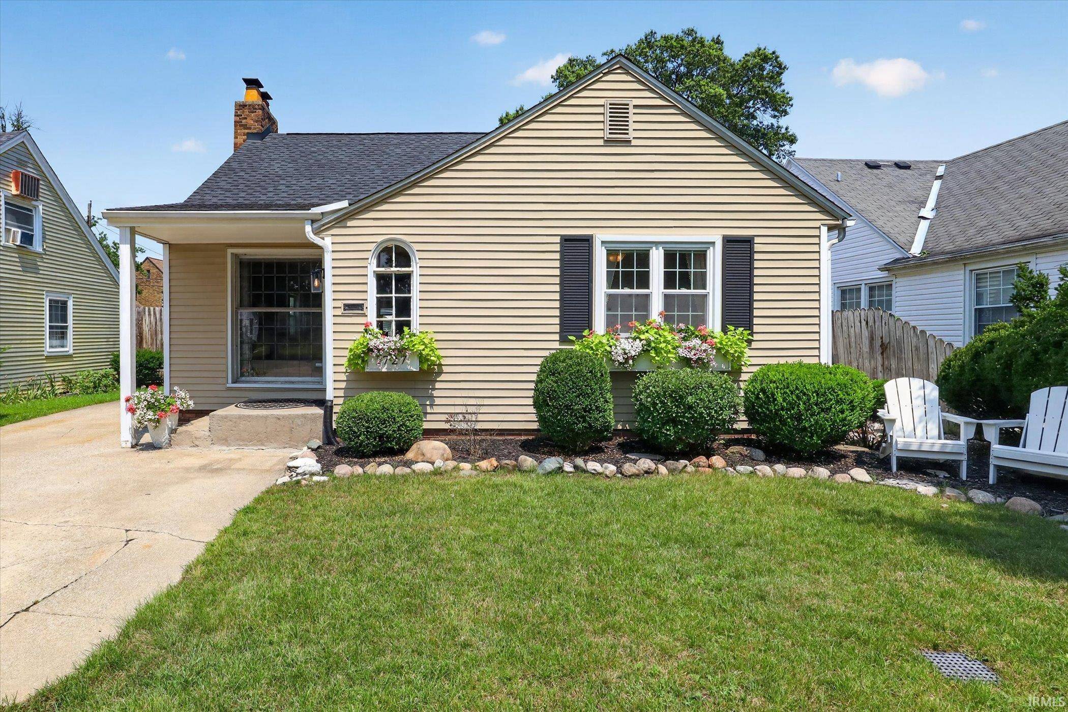 1727 Sunnymede AVE, South Bend, IN 46615-1329
