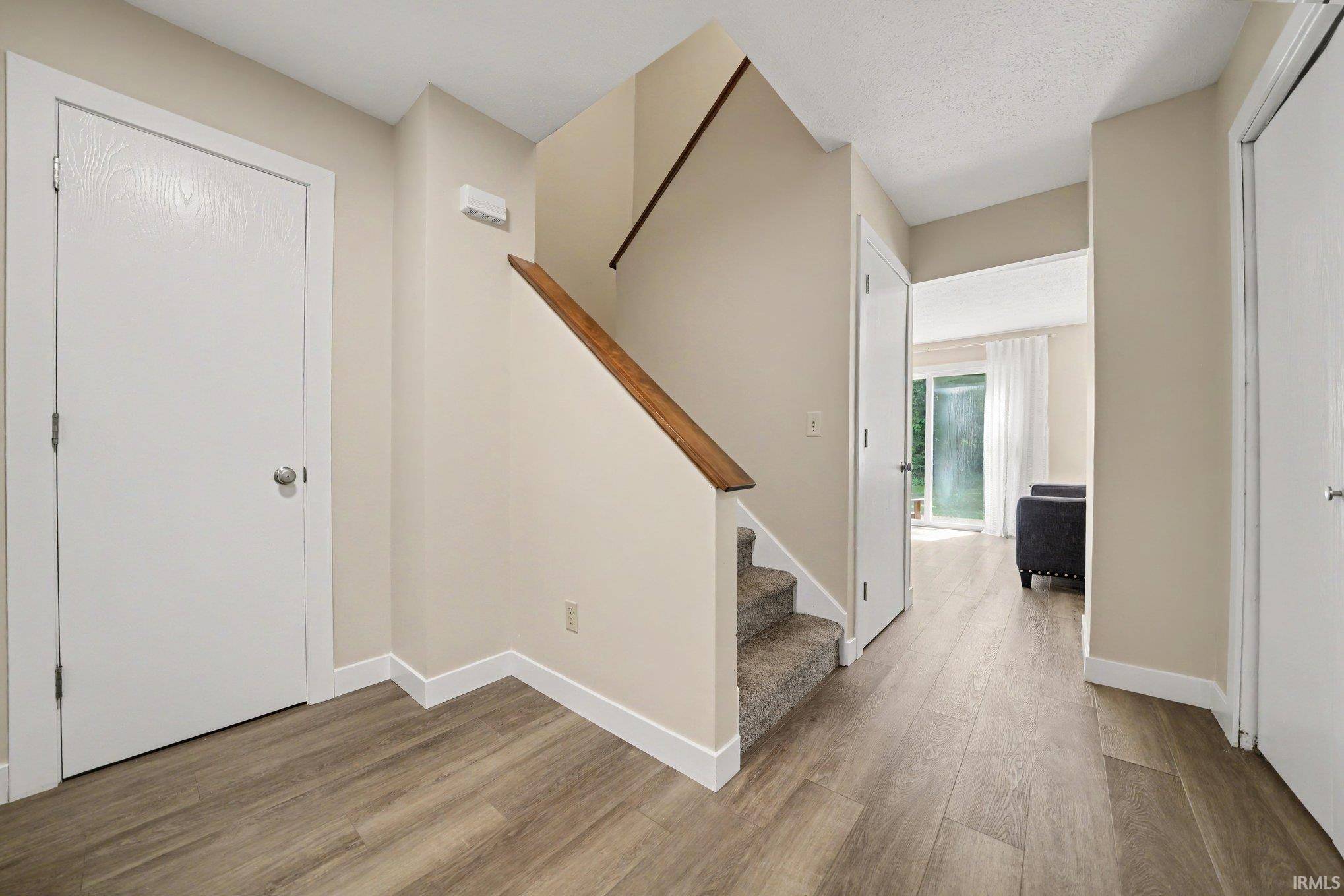 1011 Wheatstone DR, Mishawaka, IN 46544-6760