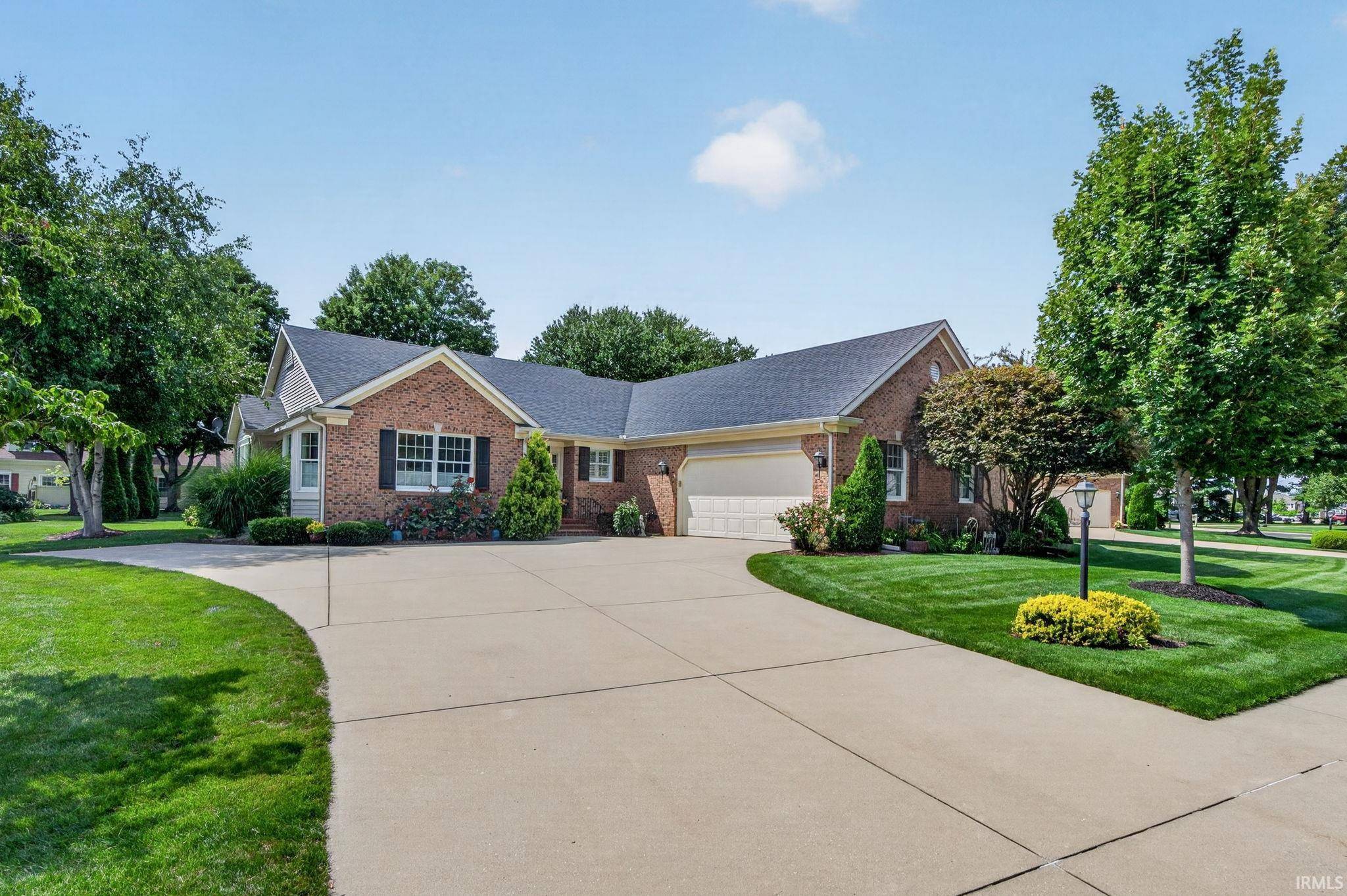 1405 Winsted DR, Goshen, IN 46526-4685