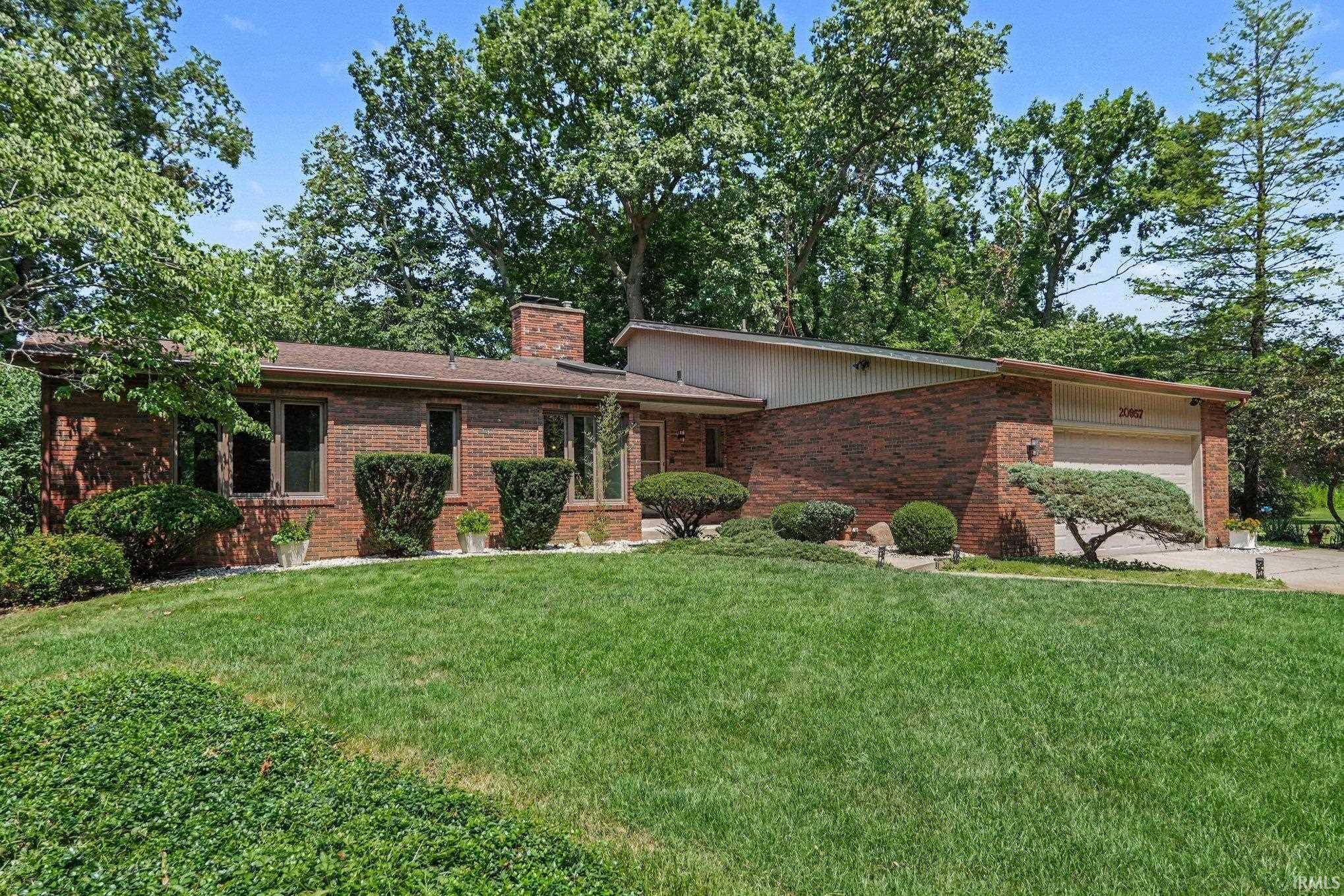 20957 Riverbrook LN, Bristol, IN 46507
