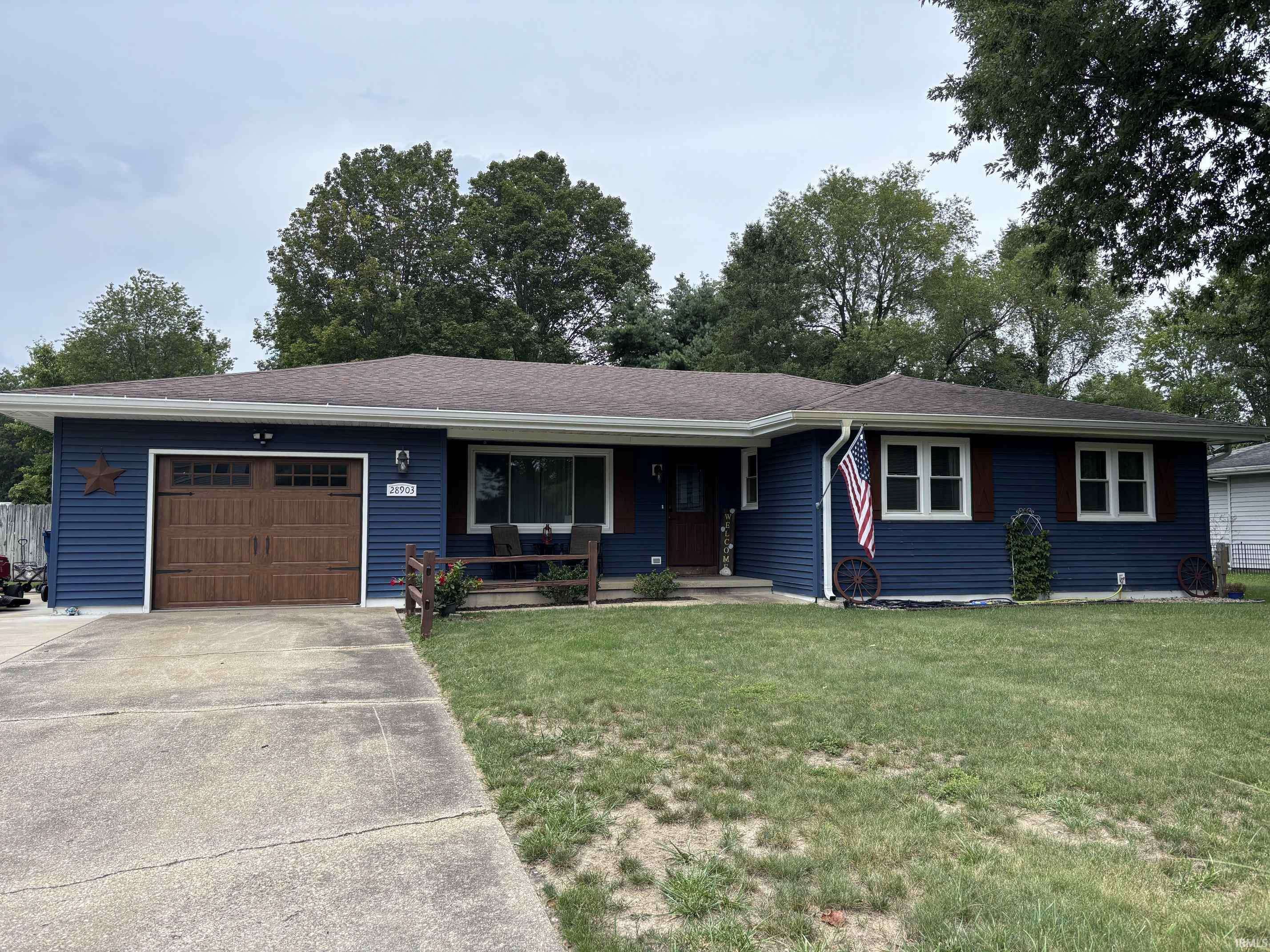 28903 Kehres ST, Elkhart, IN 46514-9563
