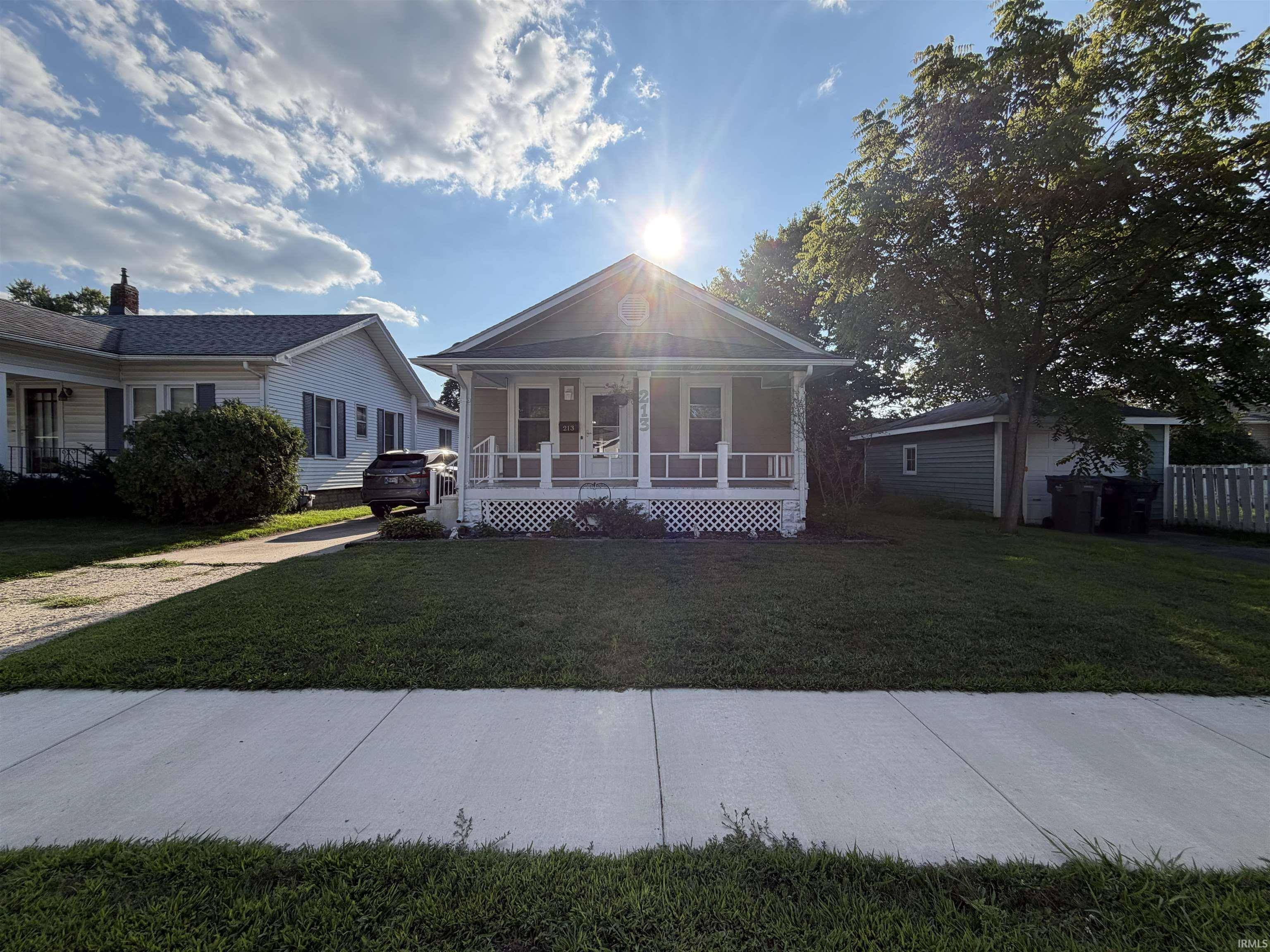 213 Manor AVE, Elkhart, IN 46516-4450