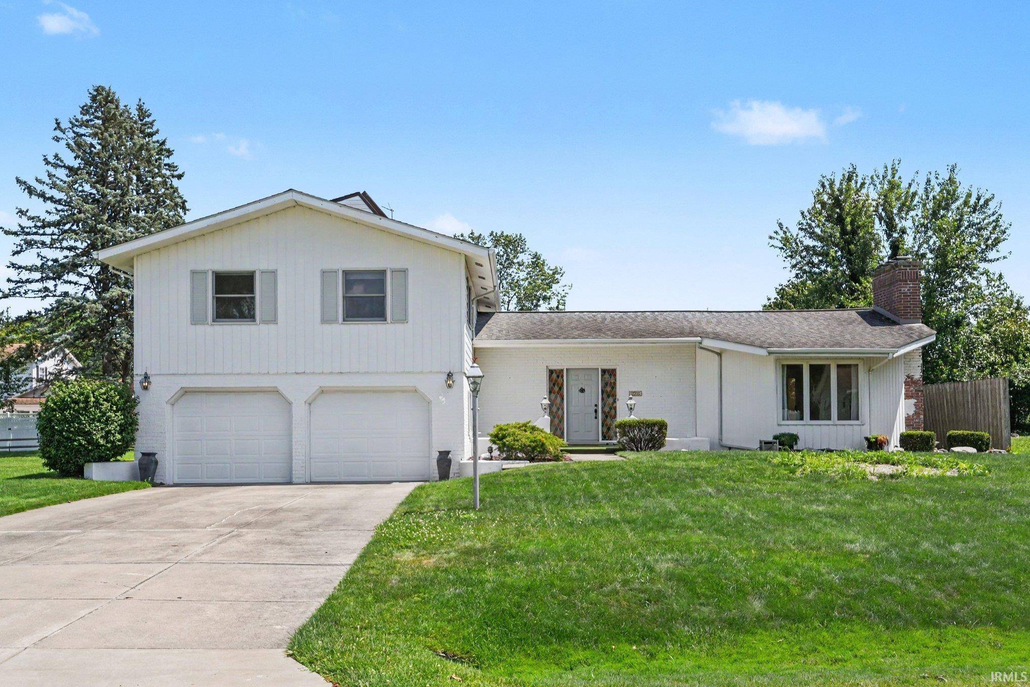 52266 N Tally Ho DR, South Bend, IN 46635-1047