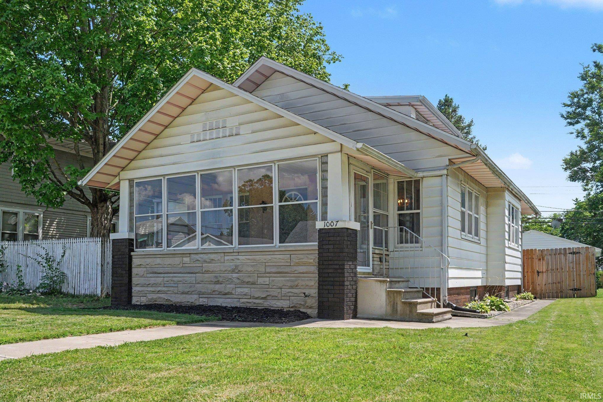 1007 E 3rd ST, Mishawaka, IN 46544
