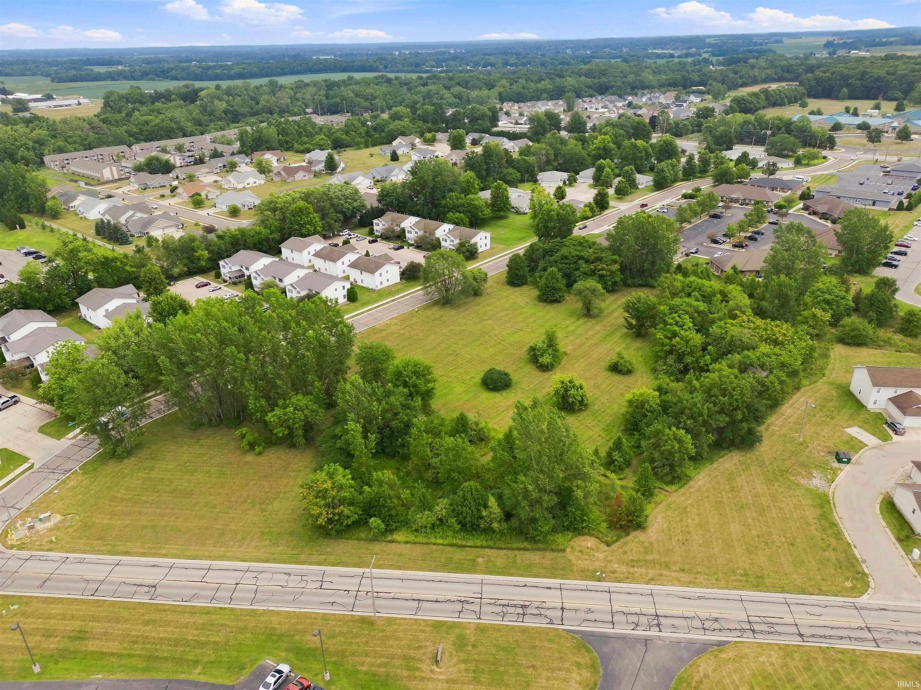 1200 Mariners DR, Warsaw, IN 46582