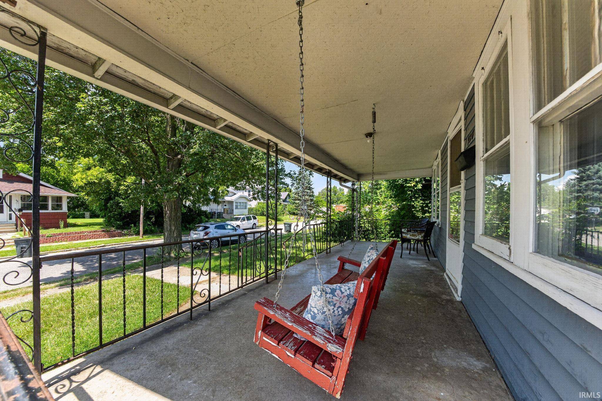 928 Oakland ST, South Bend, IN 46615