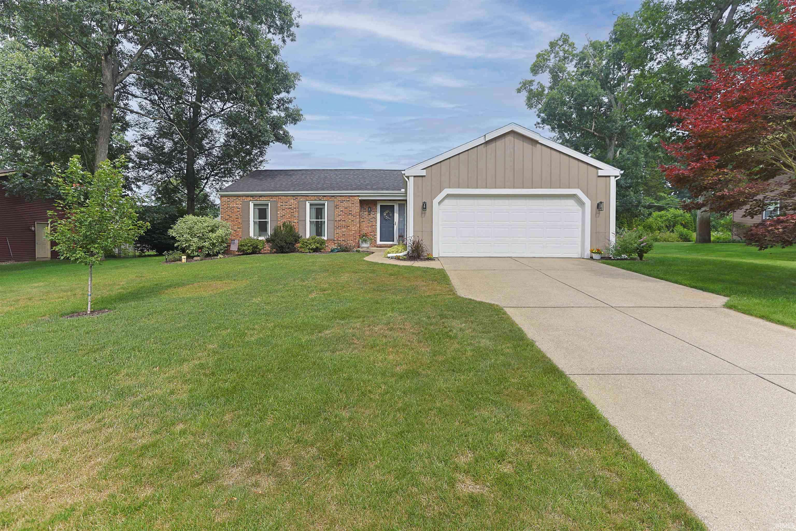 55154 Jeffery DR, Mishawaka, IN 46545