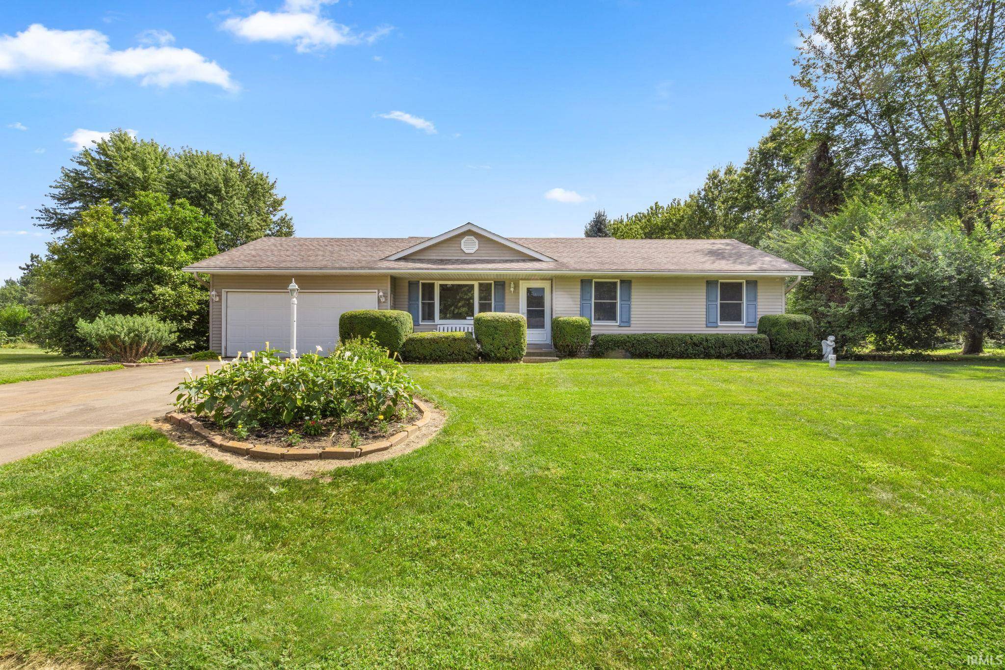 18376 Debra DR, Goshen, IN 46528