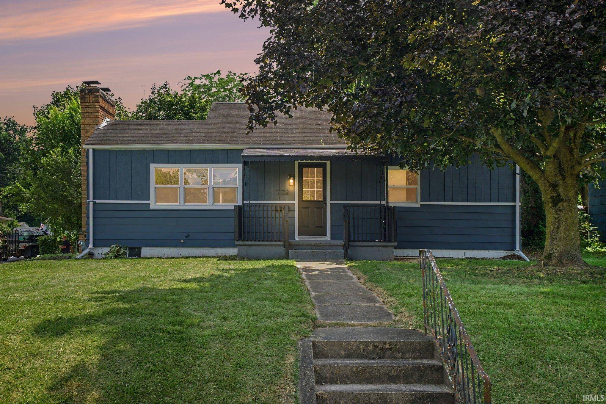 1802 W Ewing AVE, South Bend, IN 46613