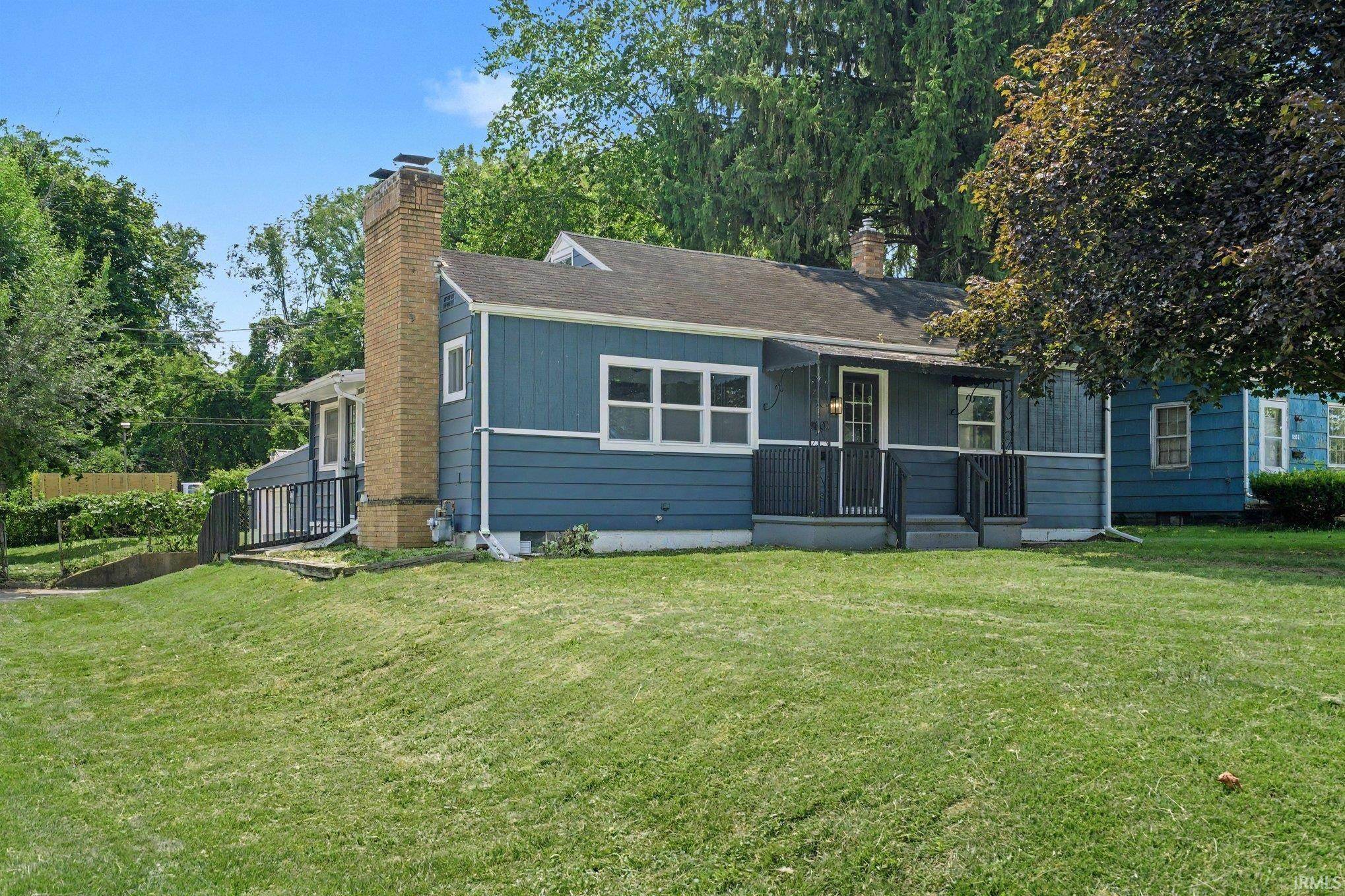 1802 W Ewing AVE, South Bend, IN 46613
