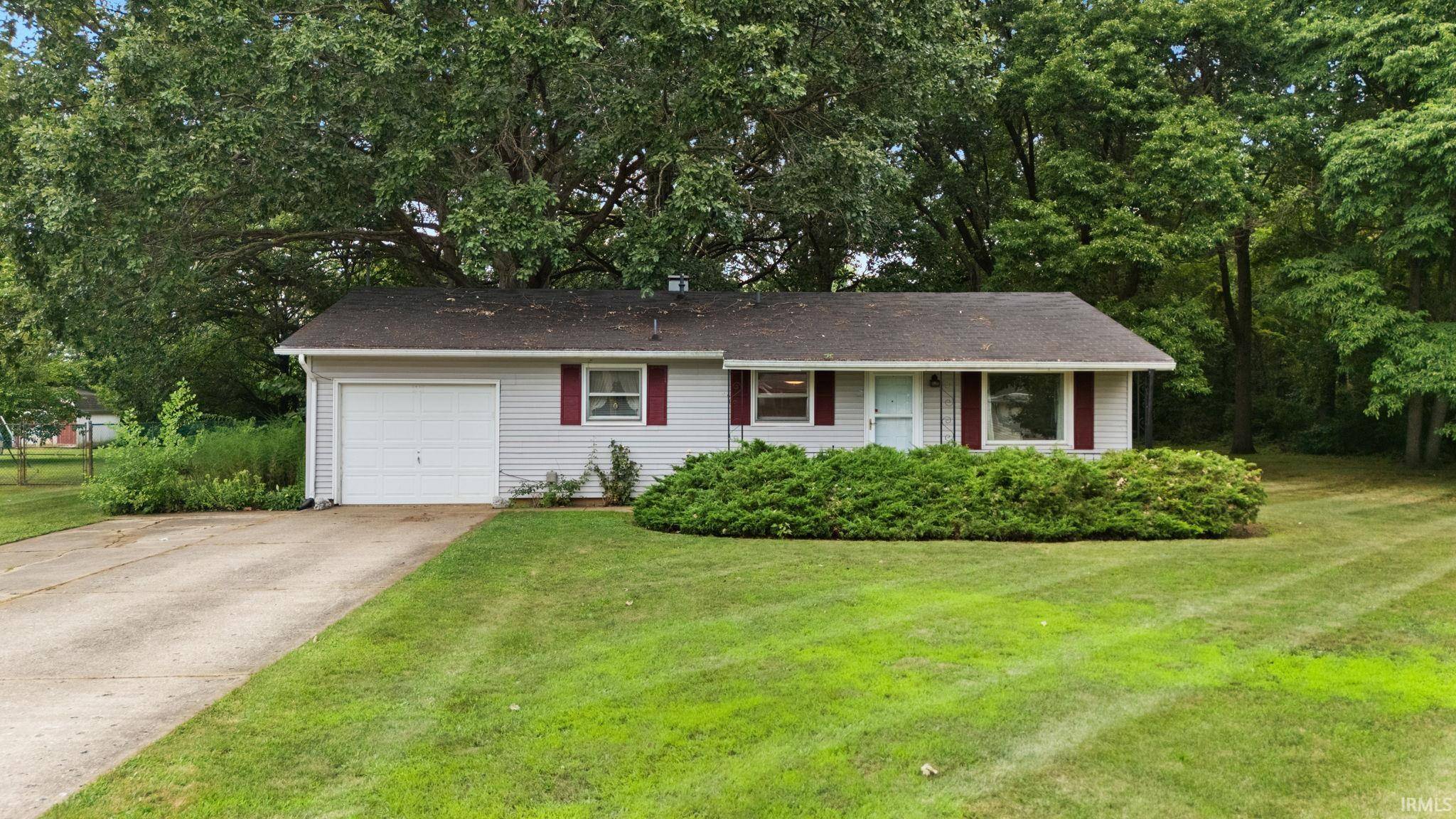 545 Jay Dee ST, Elkhart, IN 46514