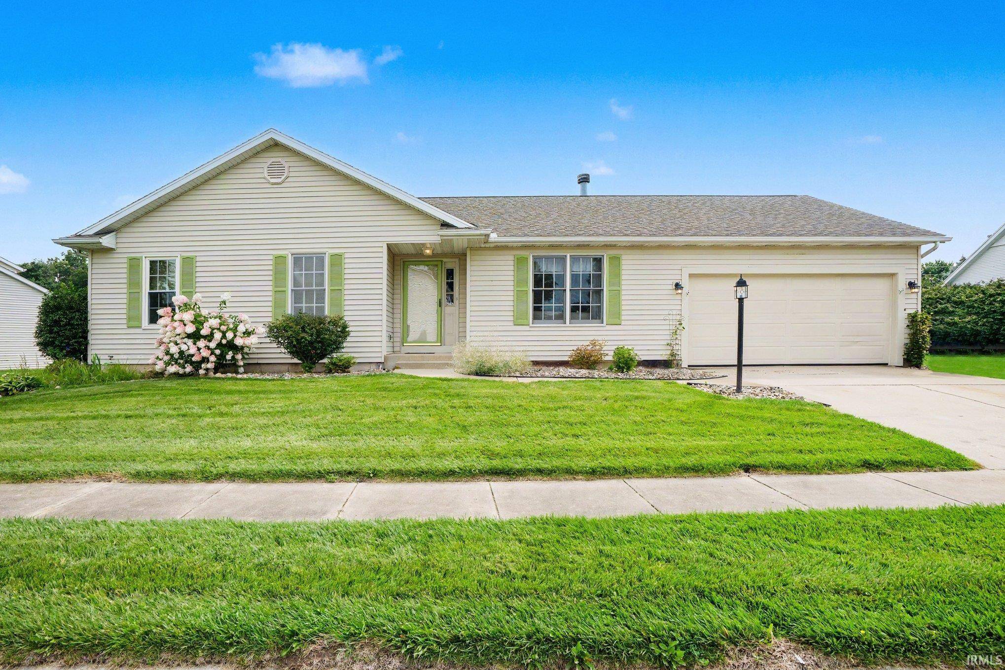 52172 Windermere DR, Granger, IN 46530-8265