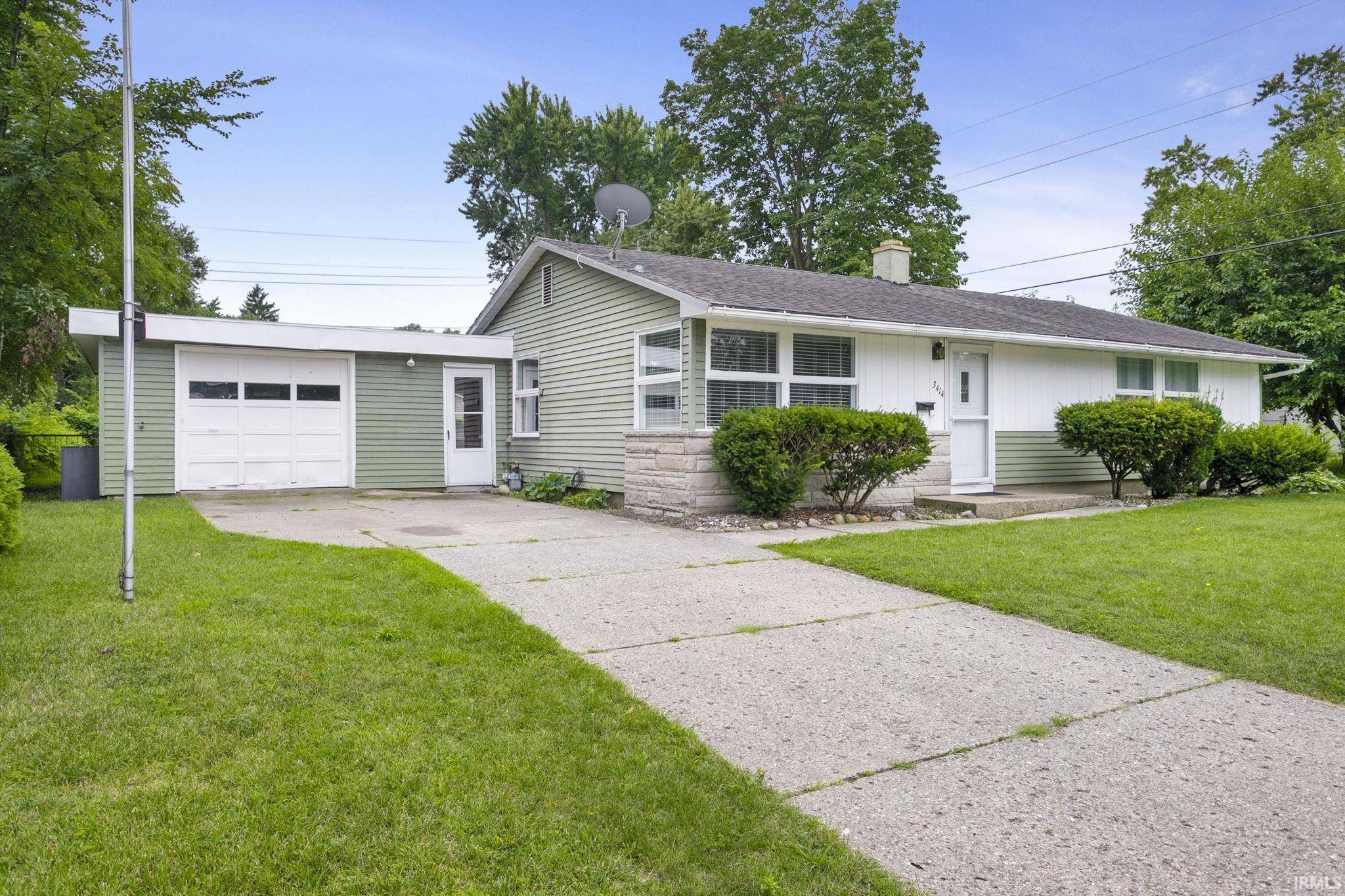 3414 Brookhurst PL, South Bend, IN 46615