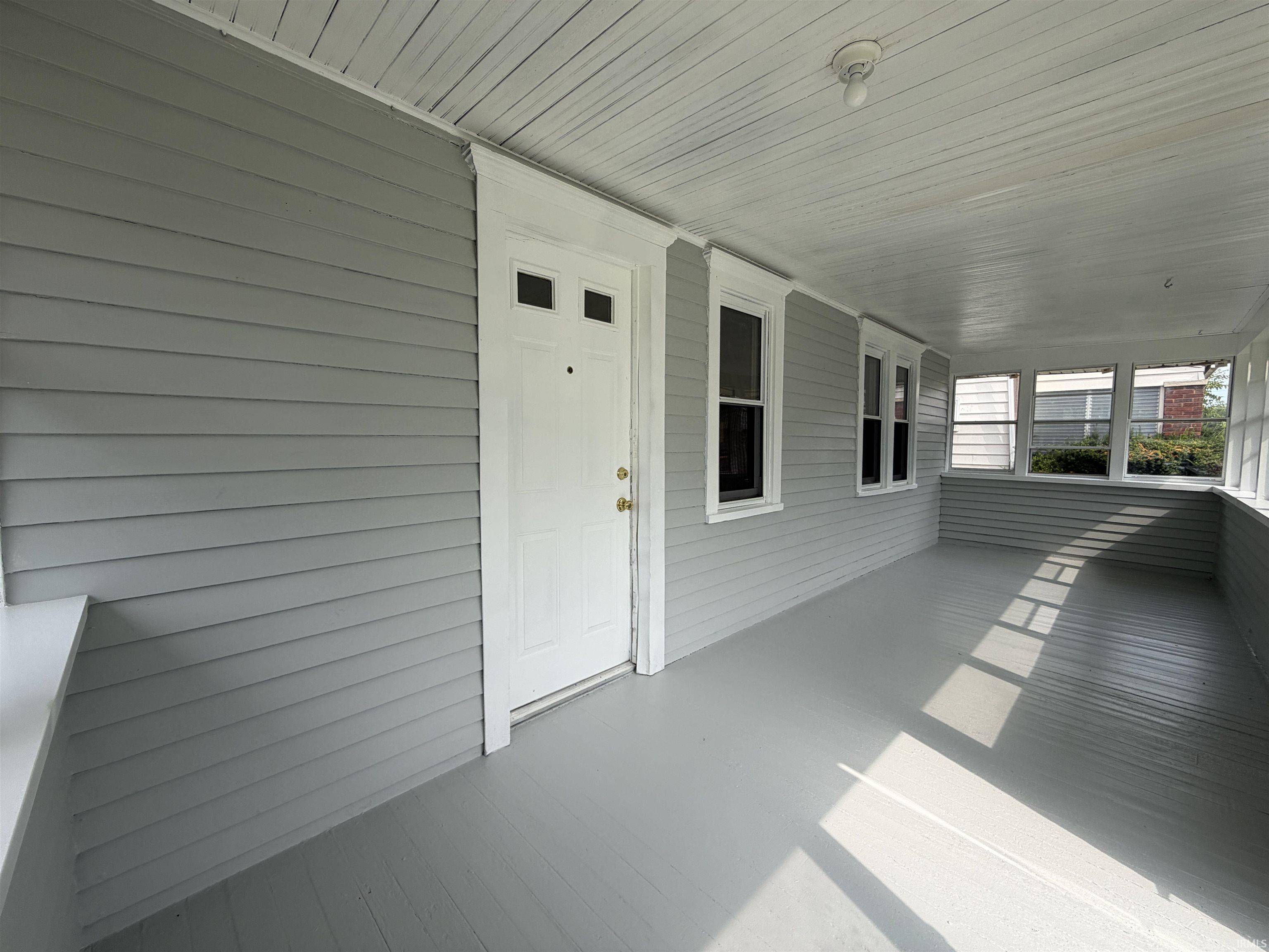 1233 N Meade ST, South Bend, IN 46628