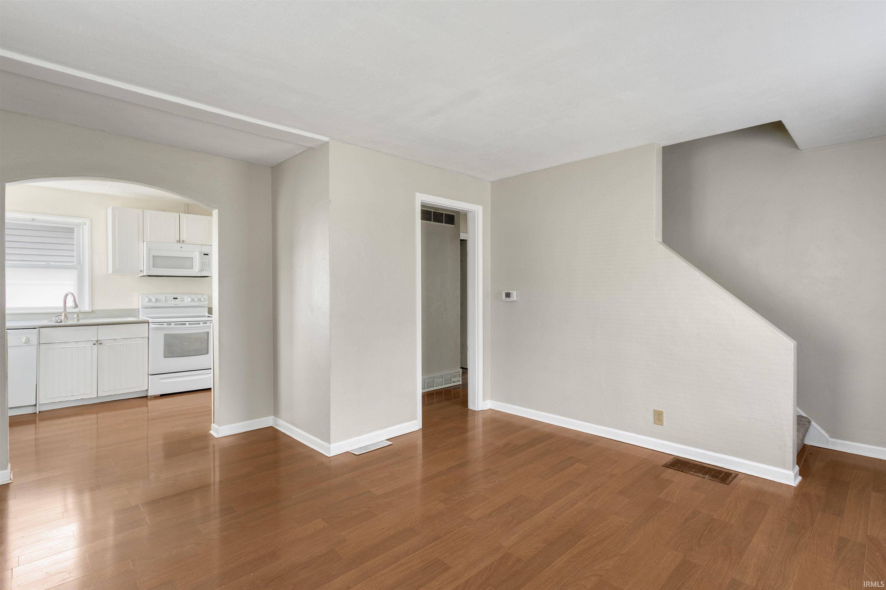 1238 Academy PL, South Bend, IN 46616-1932
