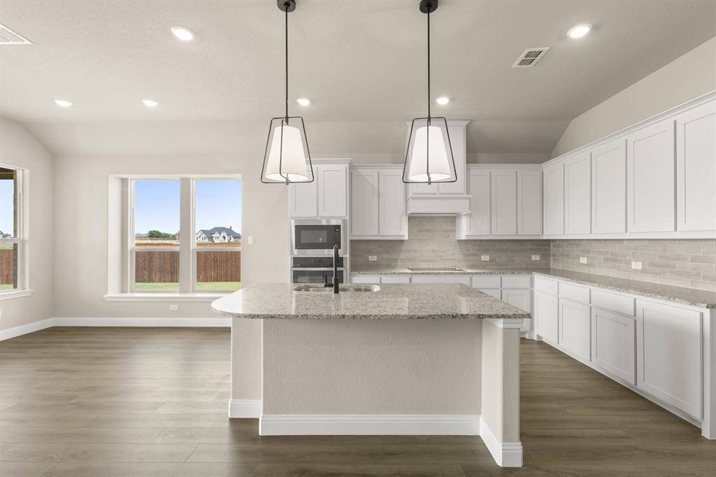 116 Prairie Wolf Court, Godley, TX 76044
