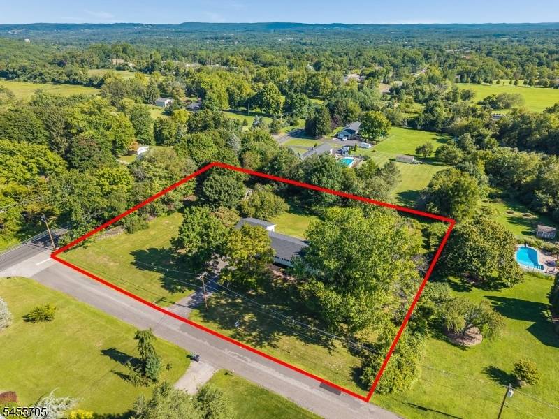 102 Old Farm Rd, Readington Twp., NJ 08889