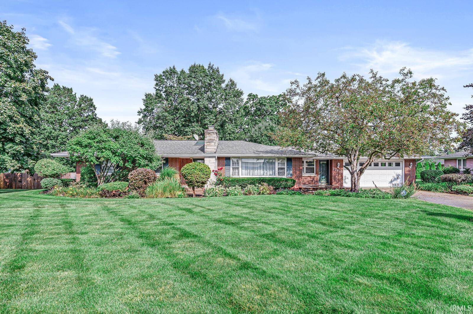 55912 Riverdale DR, Elkhart, IN 46516