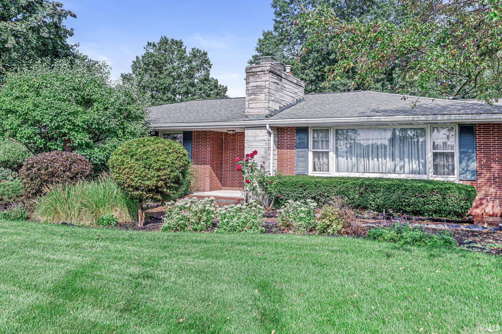 55912 Riverdale DR, Elkhart, IN 46516