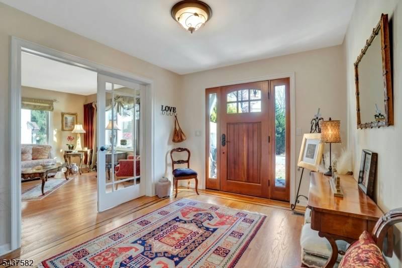 237 Cedar Ln, River Vale Twp., NJ 07675