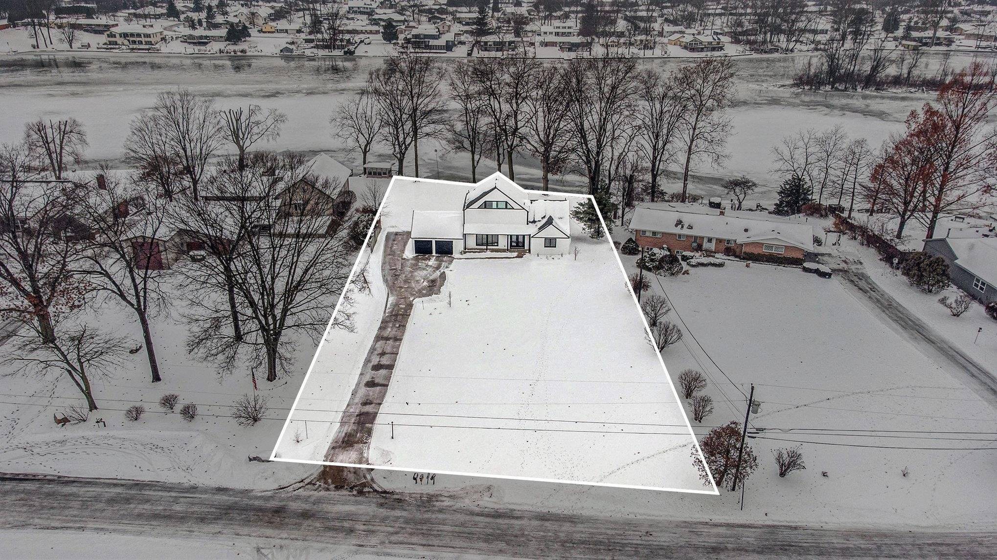 55981 Riverdale DR, Elkhart, IN 46514-1153