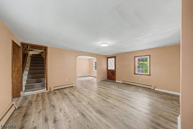 11 Axford Ave, Oxford Twp., NJ 07863
