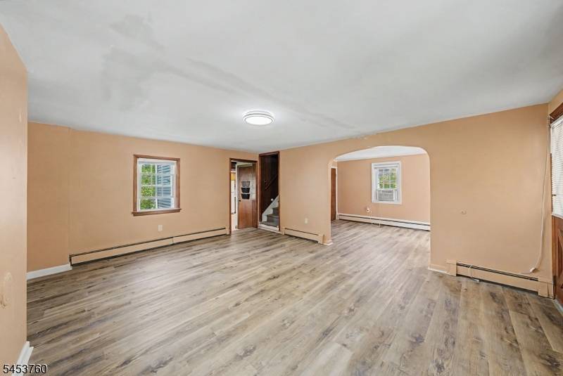 11 Axford Ave, Oxford Twp., NJ 07863