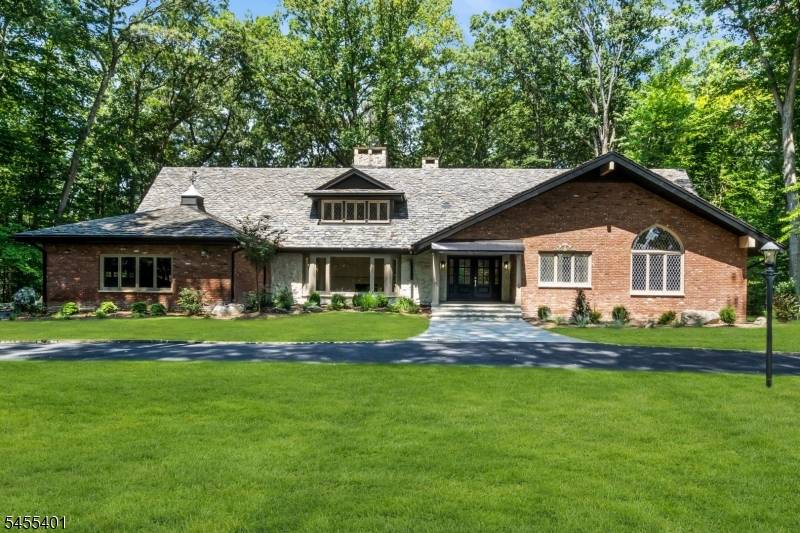 17 Deerhill Drive, Hohokus Boro, NJ 07423