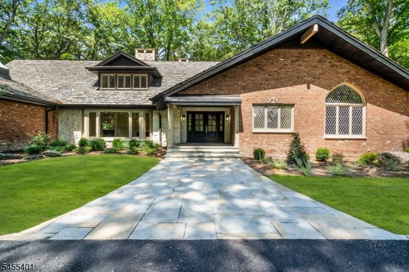 17 Deerhill Drive, Hohokus Boro, NJ 07423