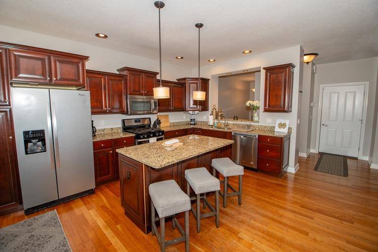 54670 Irish Crossings LN, South Bend, IN 46637