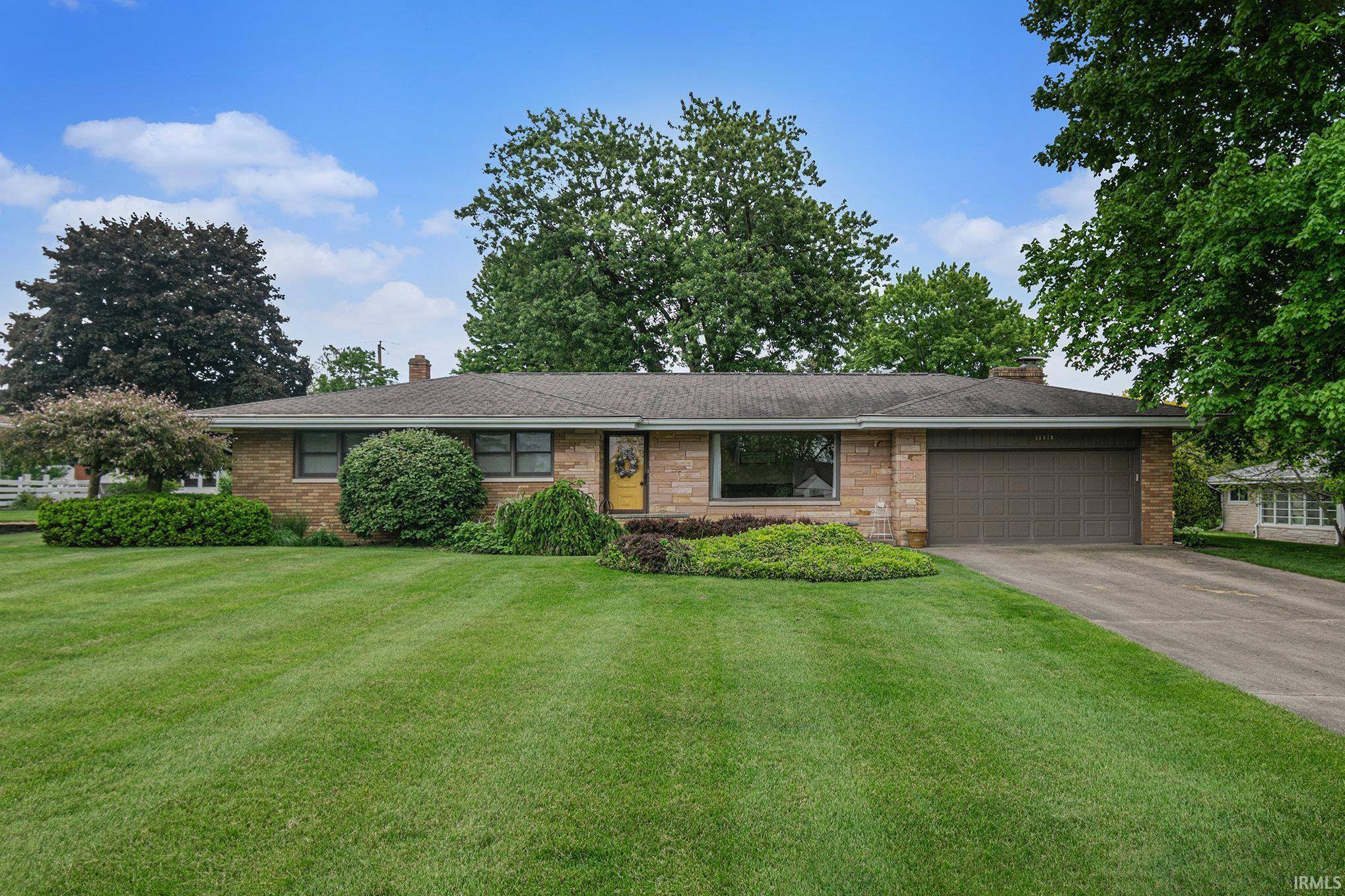 55970 Riverdale DR, Elkhart, IN 46514