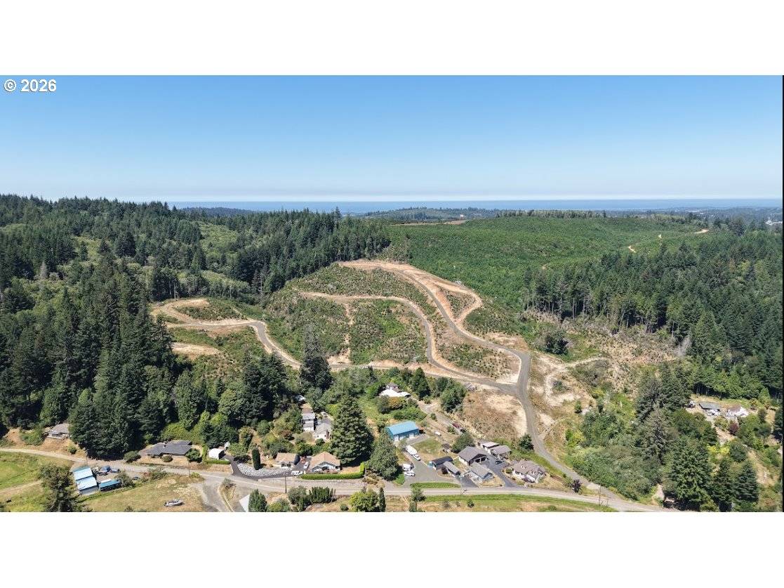 000 Fawn LN, Coos Bay, OR 97420