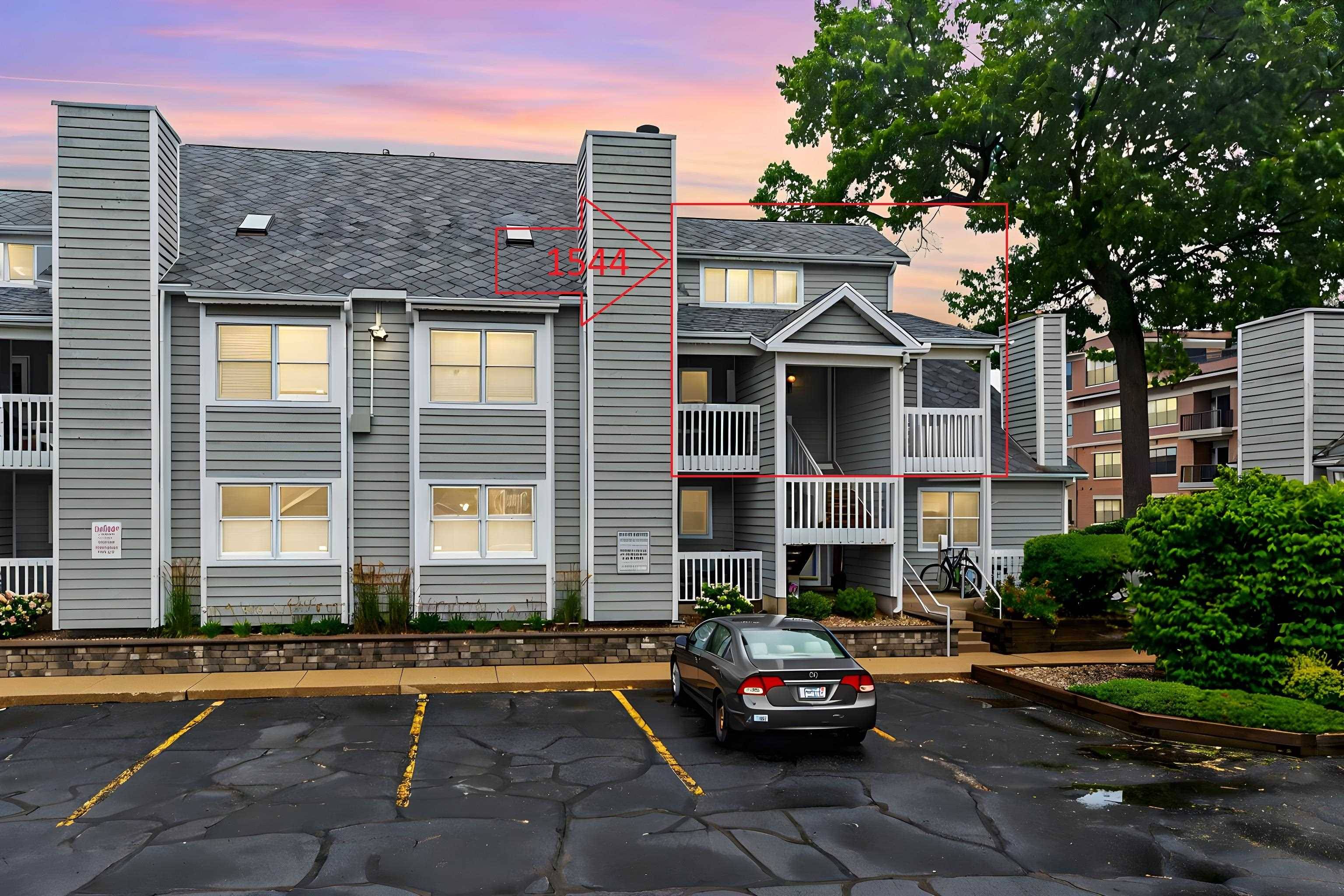 1544 N Oakhill DR #N-8, South Bend, IN 46637