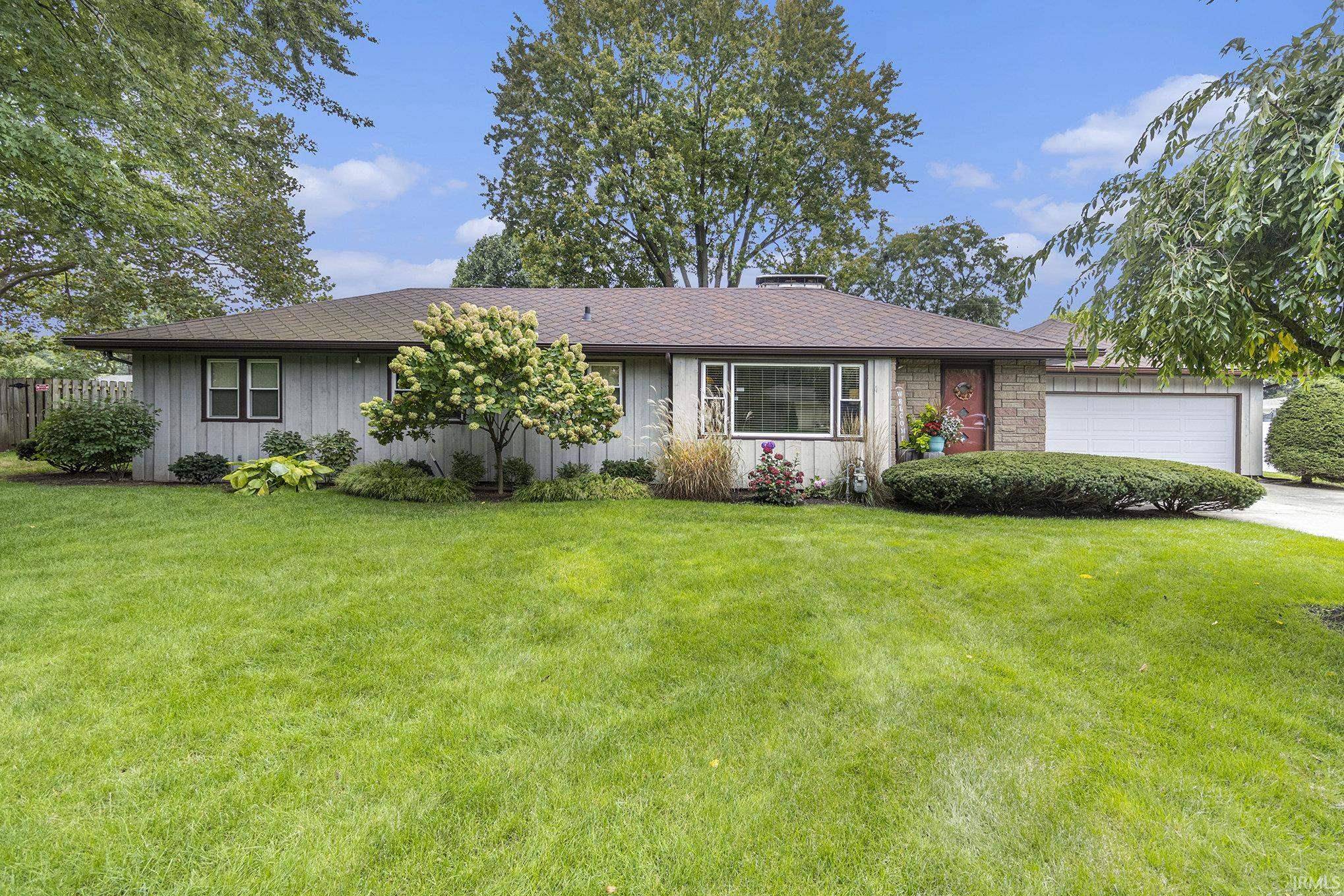 55903 Oak Manor PL, Elkhart, IN 46514