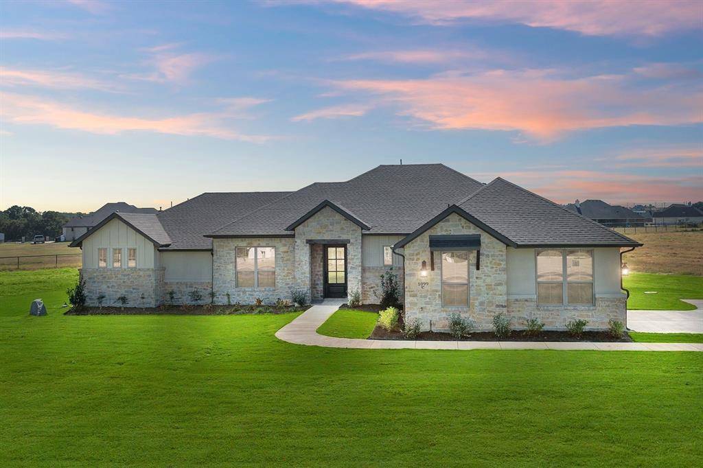1099 Paradise Parkway, Poolville, TX 76487