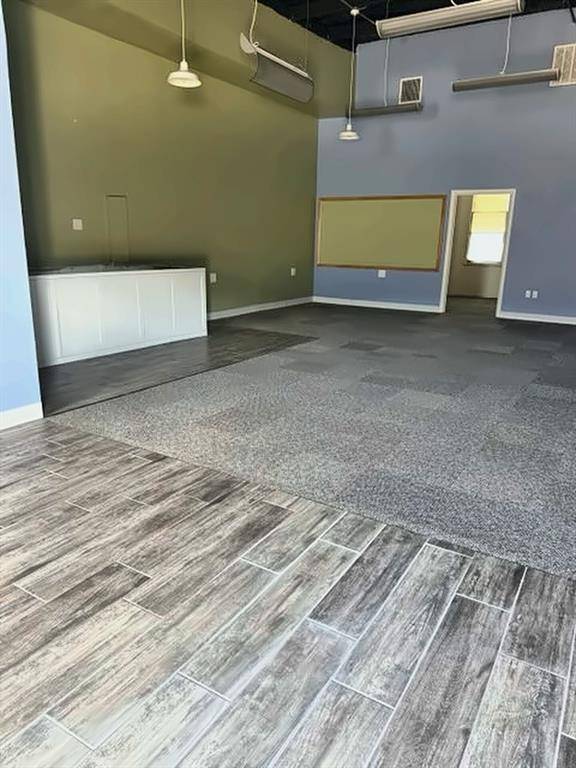 100 NE Main Street #D, Ennis, TX 75119
