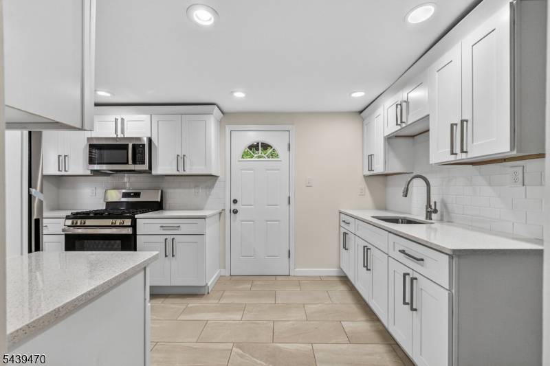 1378 Hamilton St, Elizabeth City, NJ 07208