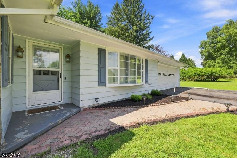 7 Brantwood Ter, Mansfield Twp., NJ 07840