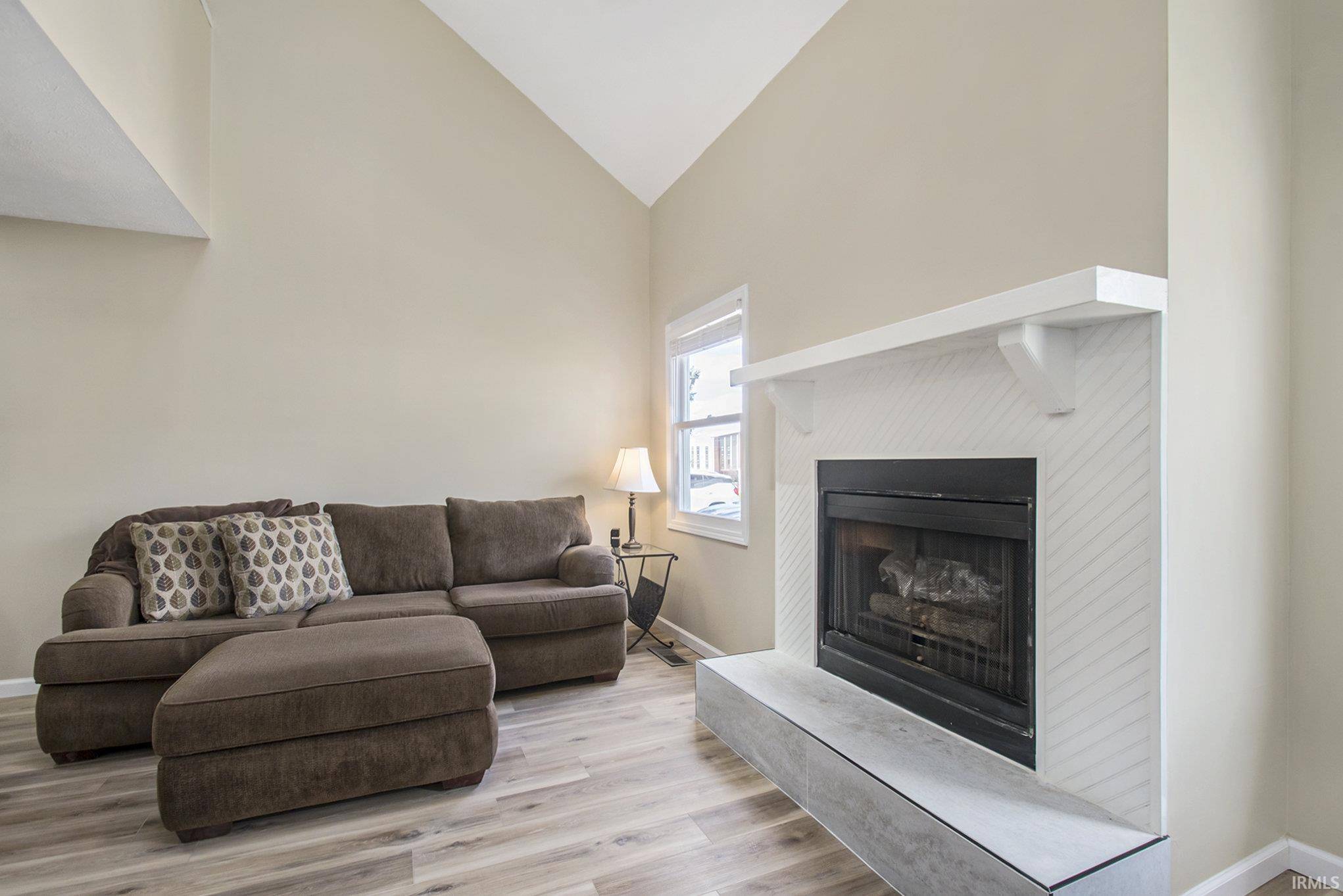 1503 N Oakhill DR #D-1, South Bend, IN 46637-5676
