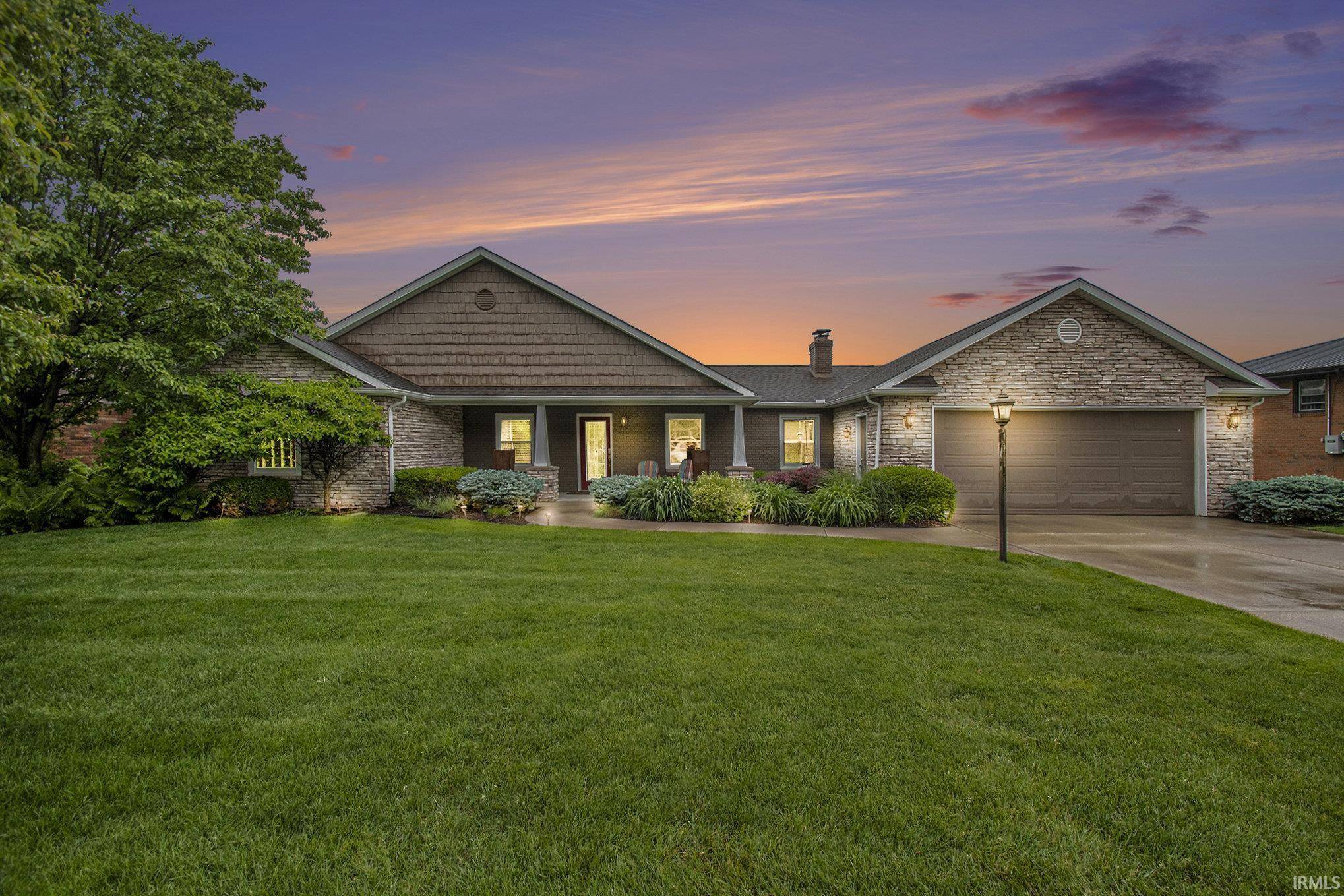 56129 Riverdale DR, Elkhart, IN 46514