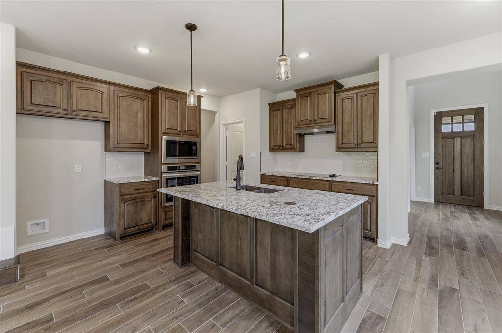 545 Waterford Park Boulevard, Weatherford, TX 76087