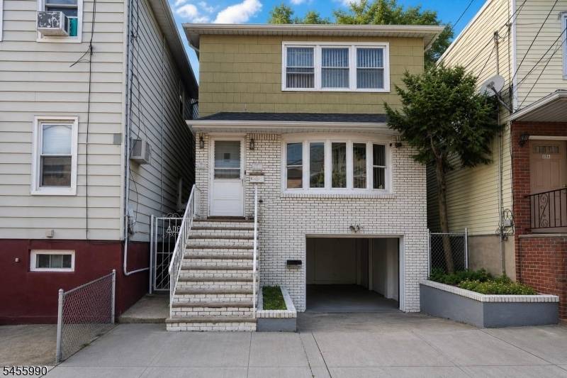 114 Cross St, East Newark Boro, NJ 07029