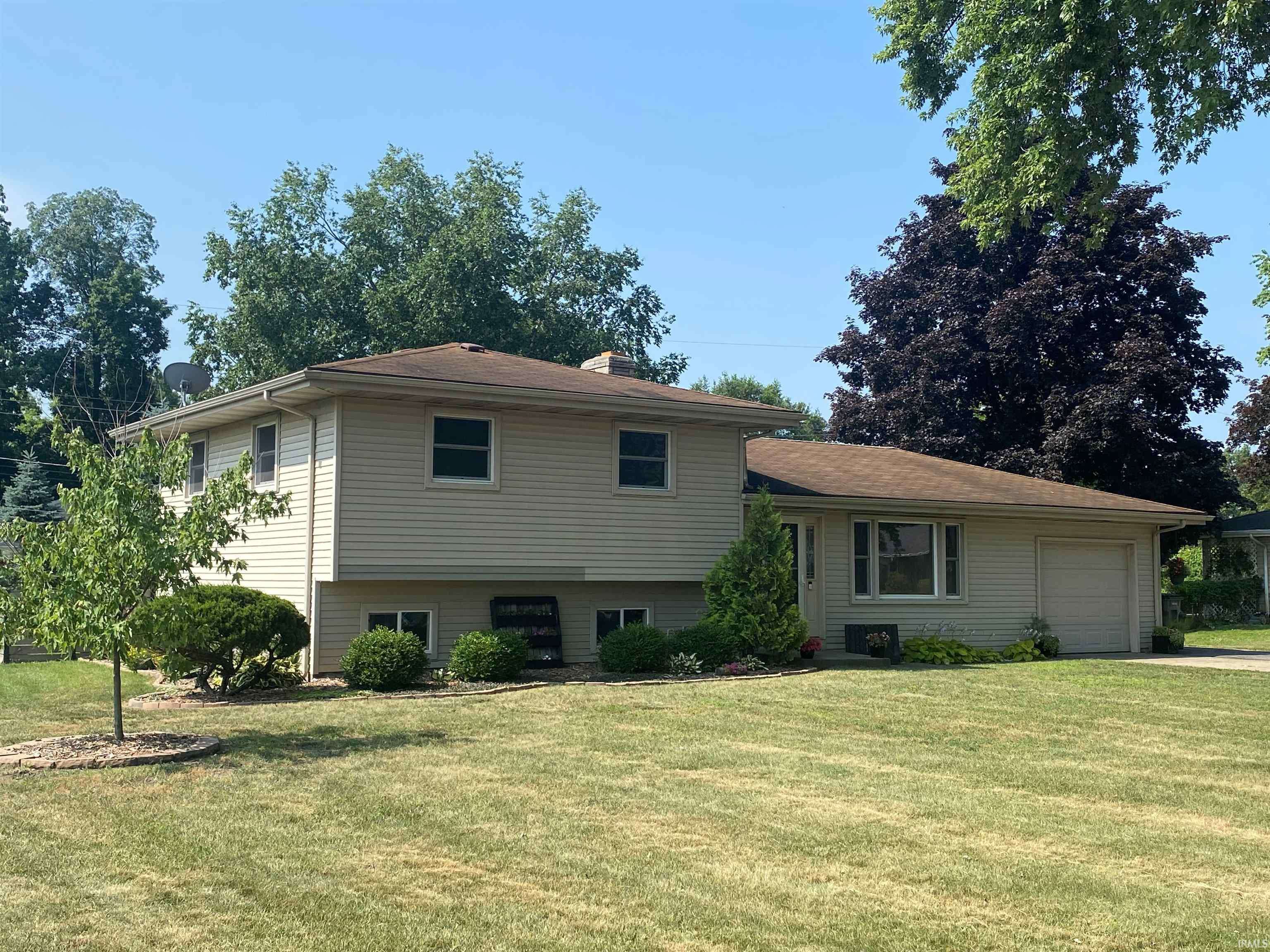 28892 Danielson DR, Elkhart, IN 46514-1142